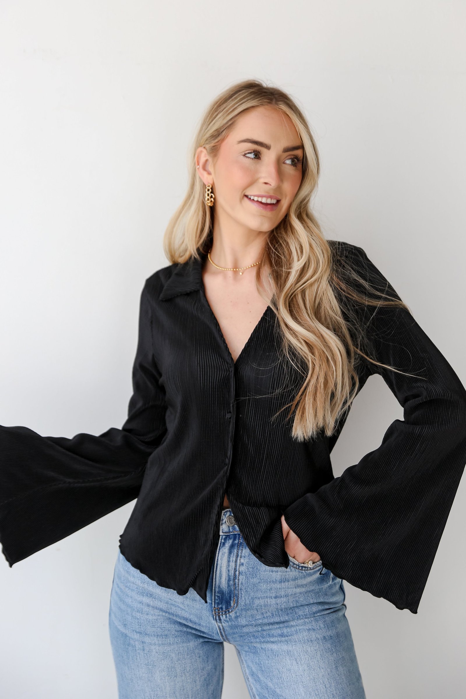 Sophisticated Aspect Plisse Blouse - DU DEAL