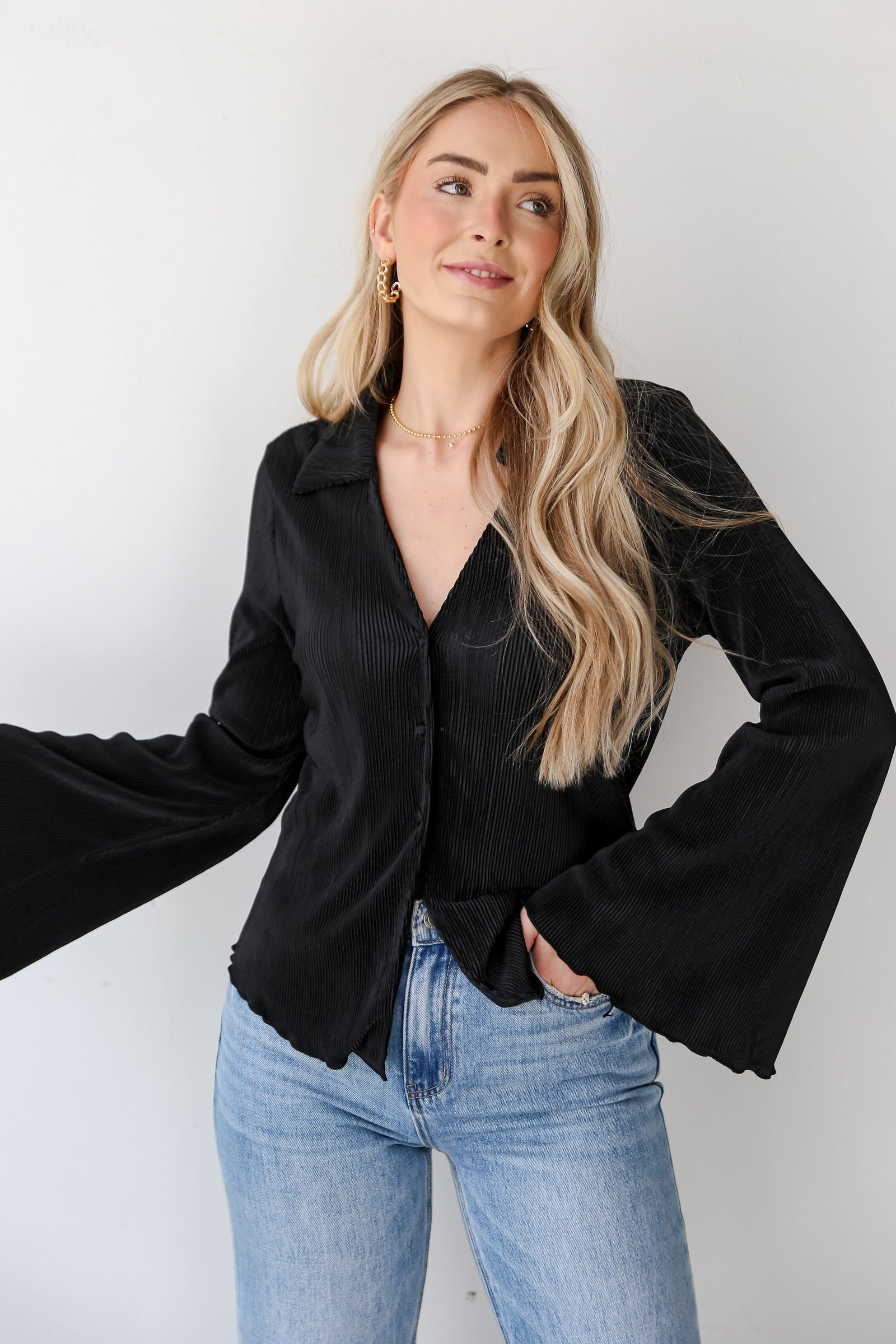 Sophisticated Aspect Plisse Blouse - DU DEAL